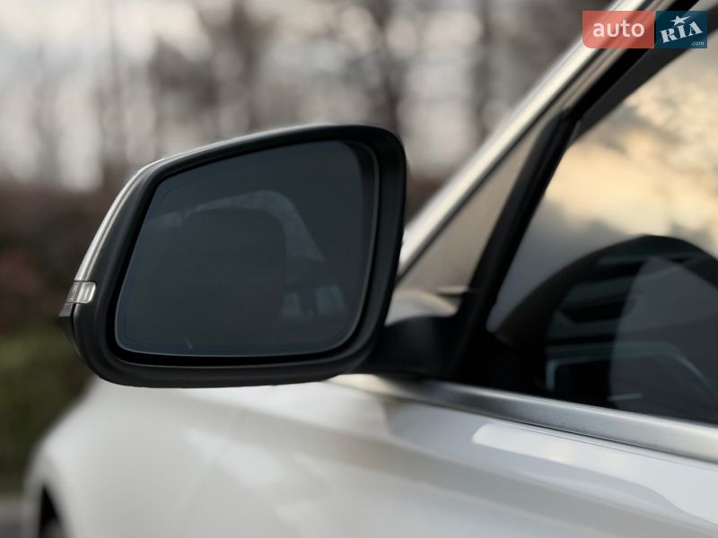 Седан BMW 3 Series 2017 в Одессе