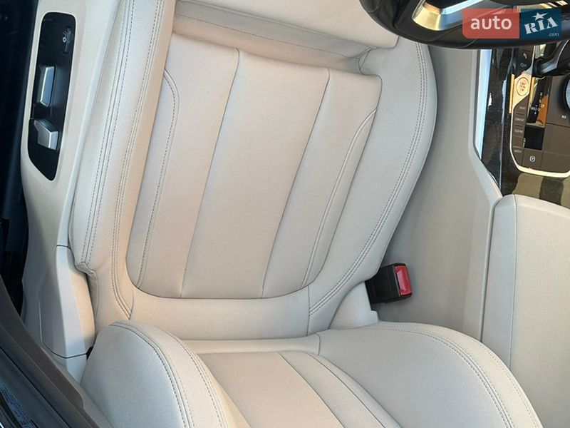 Седан BMW 3 Series 2020 в Виннице