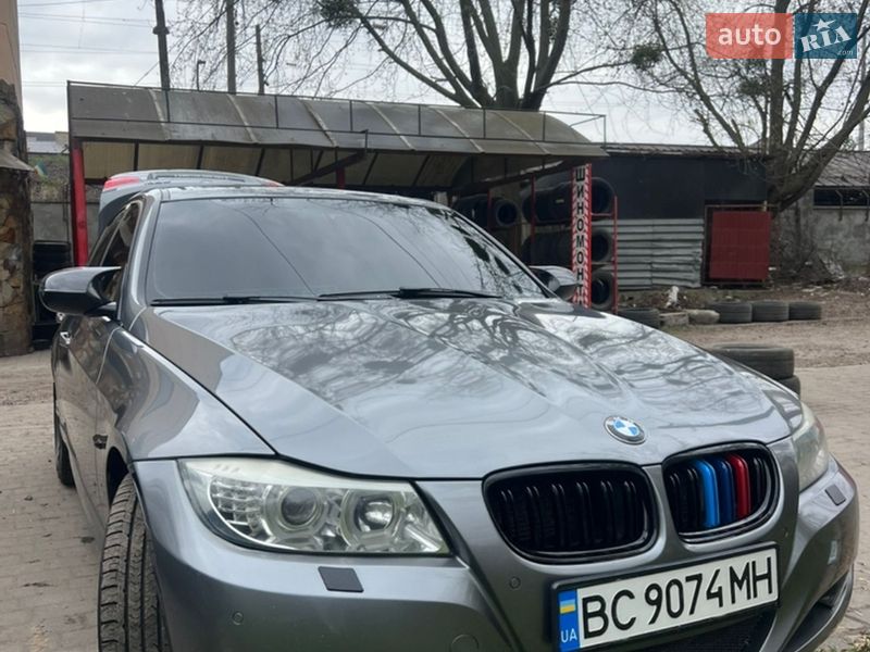 Седан BMW 3 Series 2011 в Львові