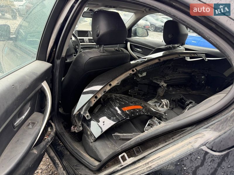 Седан BMW 3 Series 2017 в Киеве