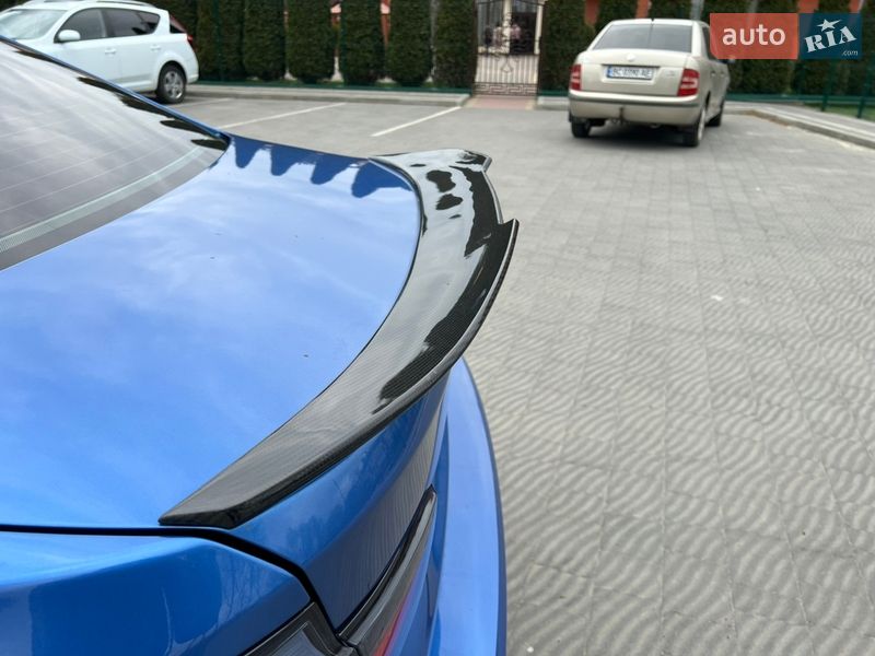 Седан BMW 3 Series 2015 в Яворове