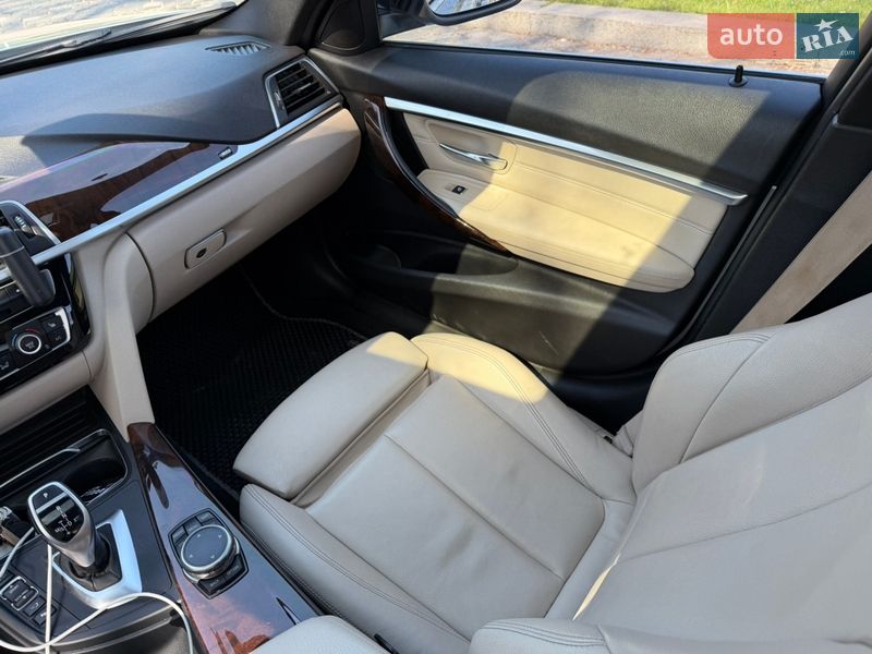 Седан BMW 3 Series 2016 в Киеве