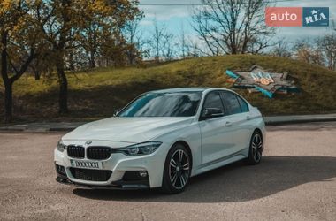 Седан BMW 3 Series 2018 в Кропивницком