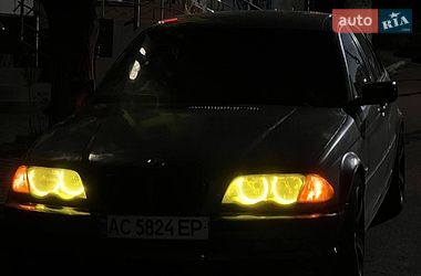 Седан BMW 3 Series 2001 в Черновцах