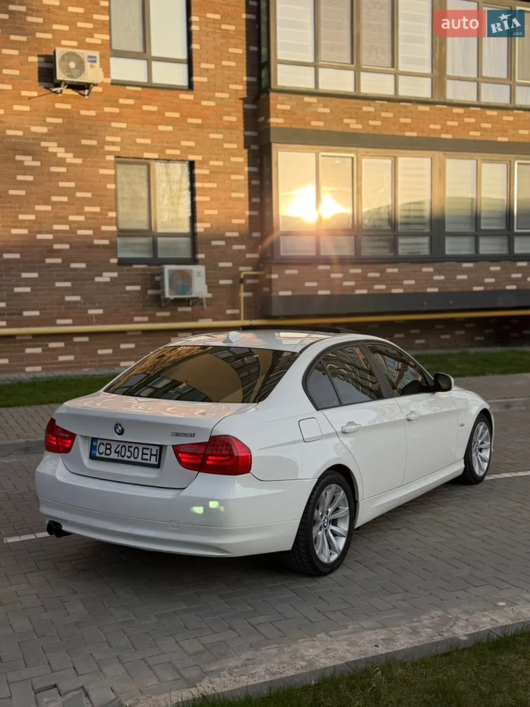 2010 BMW 3er - мініатюра 11
