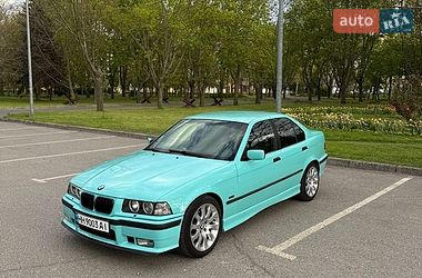 Седан BMW 3 Series 1994 в Одессе
