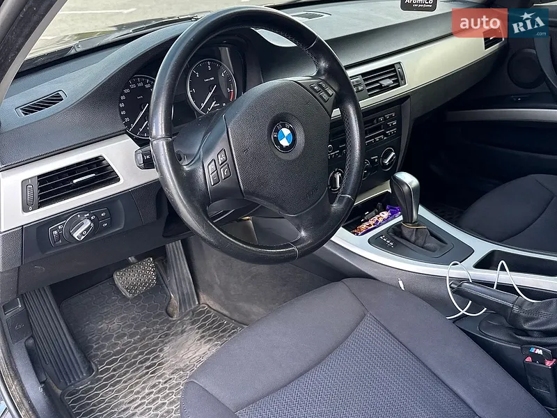 BMW 3 Series 2011 VIN WBAUT31020F063913 фото оголошення 18 з 63