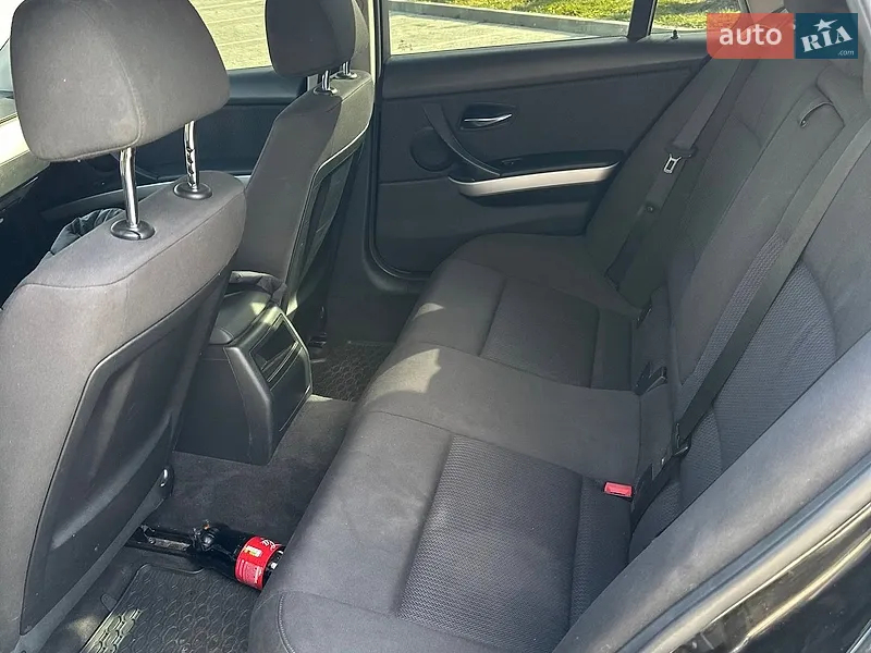 BMW 3 Series 2011 VIN WBAUT31020F063913 фото оголошення 23 з 63