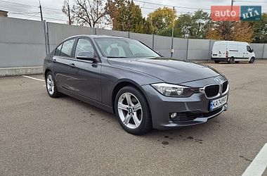 Седан BMW 3 Series 2015 в Киеве