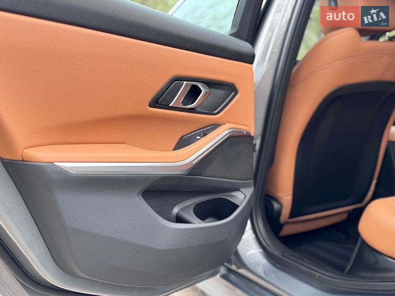 Седан BMW 3 Series 2025 в Киеве