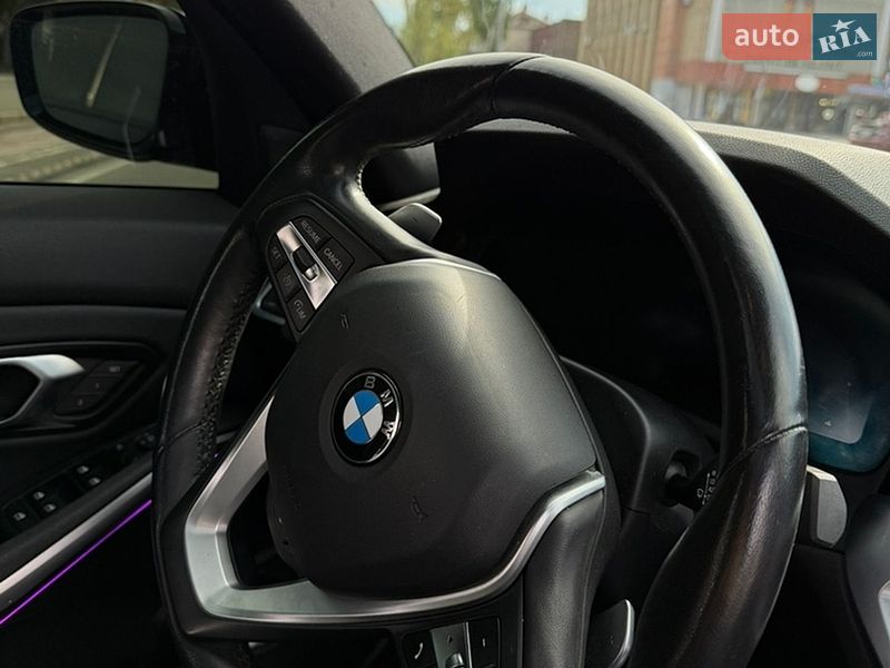 Седан BMW 3 Series 2019 в Николаеве