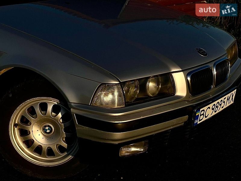 Седан BMW 3 Series 1995 в Самборе