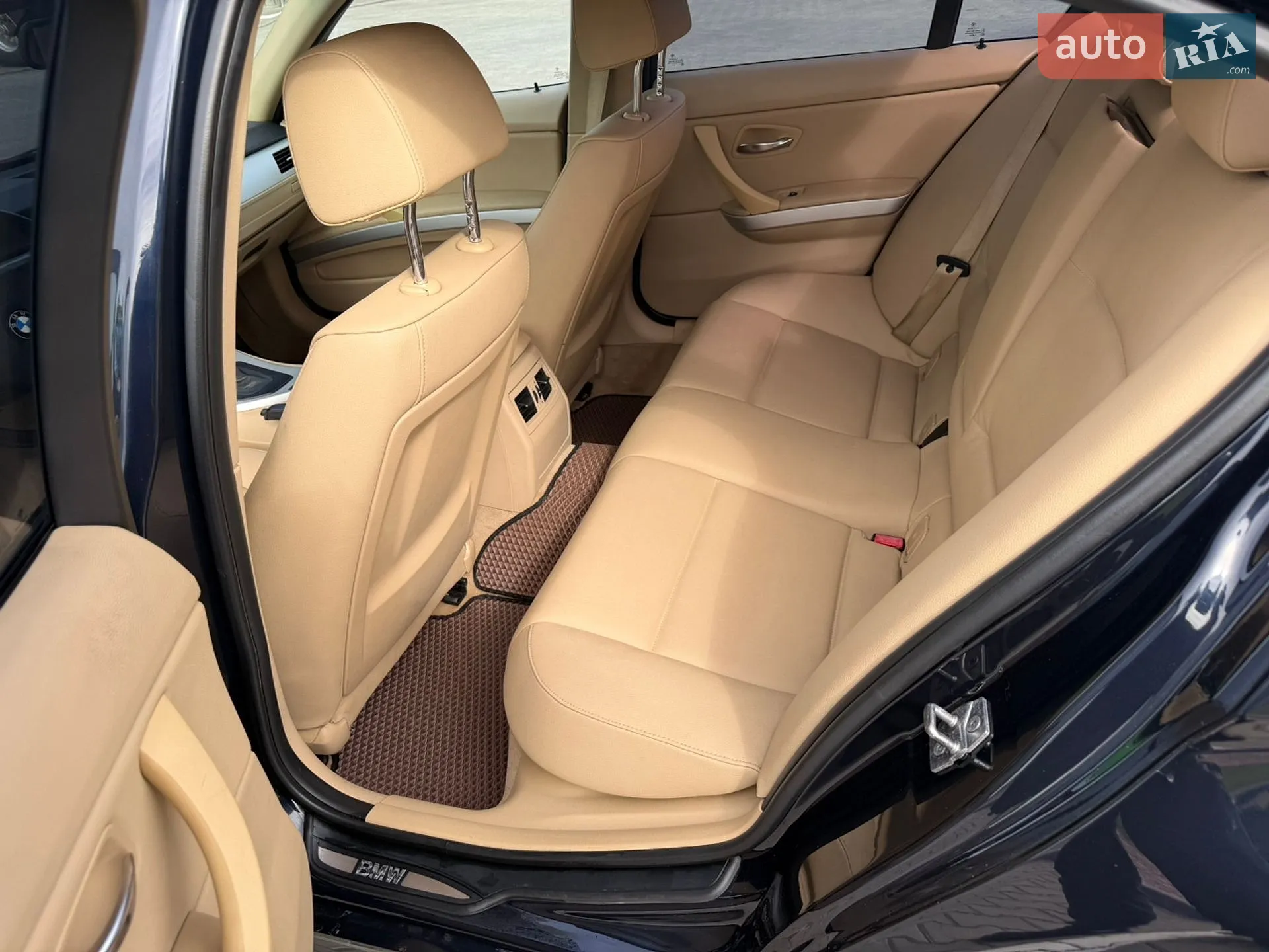 2010 BMW 3er - мініатюра 9