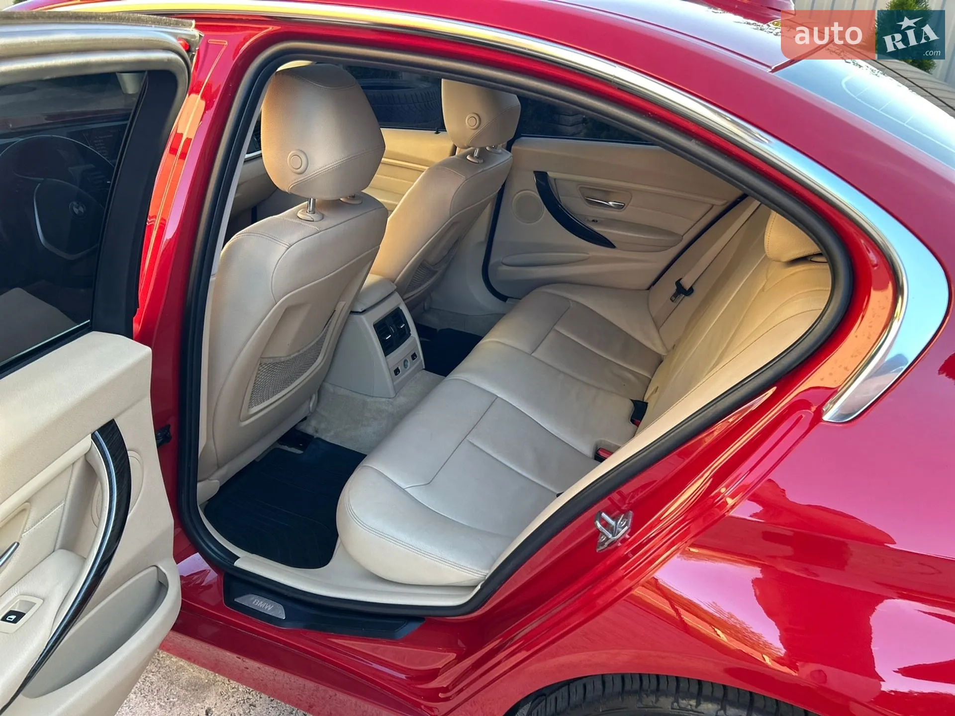 2012 BMW 3er - мініатюра 12