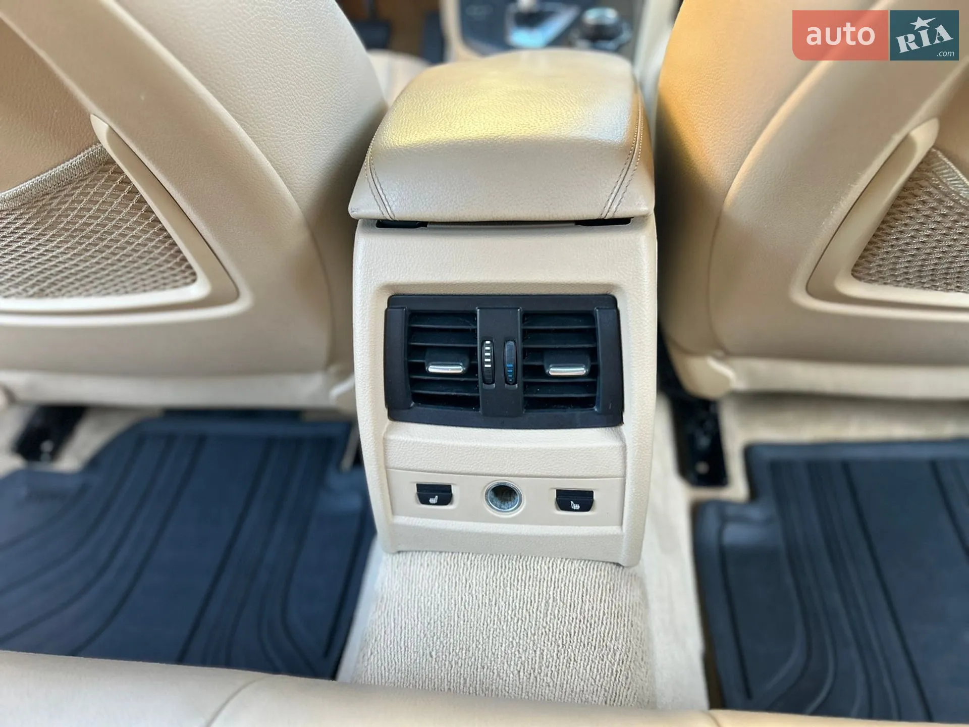 BMW 3 Series 2012 VIN WBA3A5G5XDNP19352 фото оголошення 13 з 22
