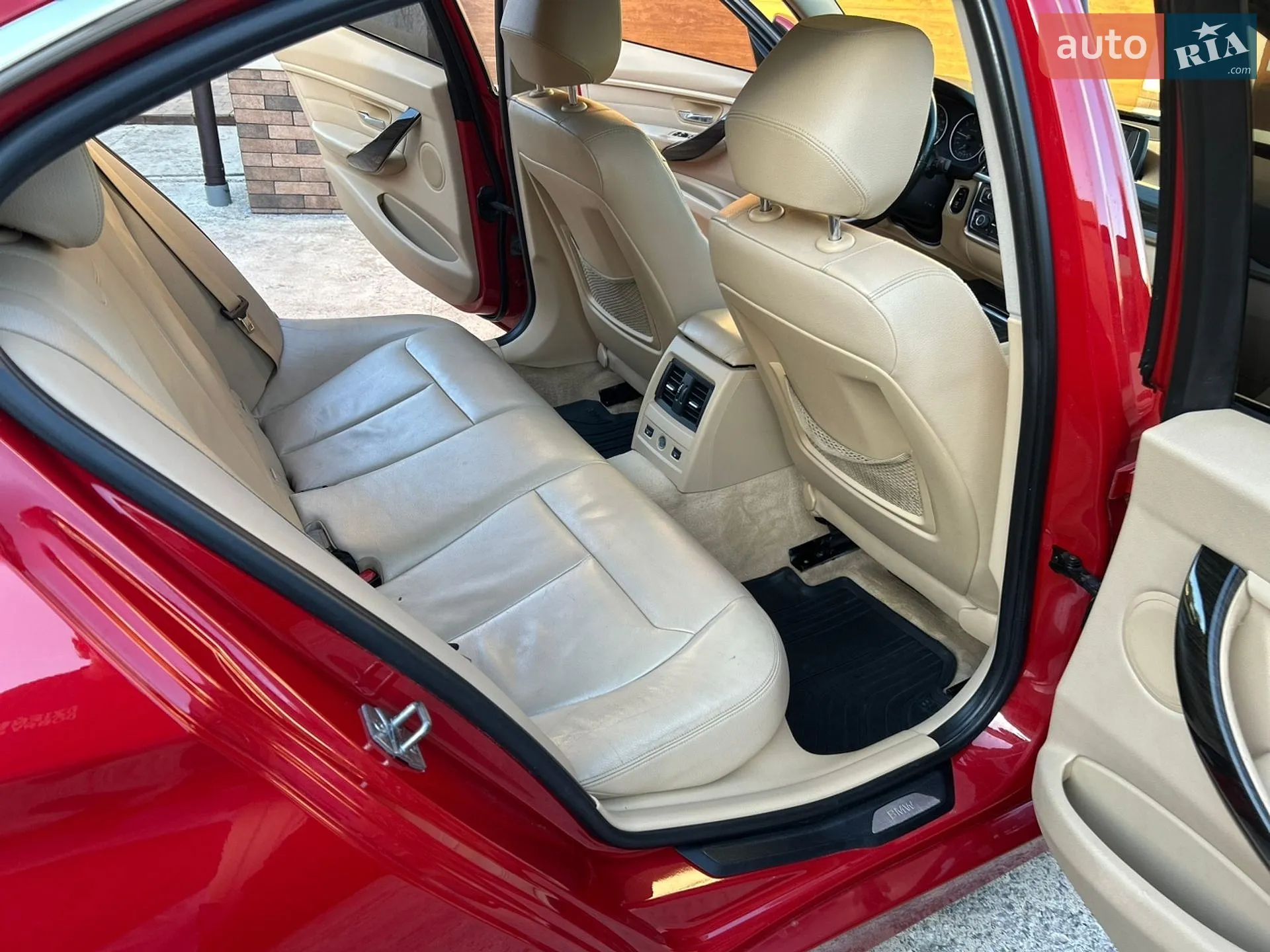 BMW 3 Series 2012 VIN WBA3A5G5XDNP19352 фото оголошення 15 з 22