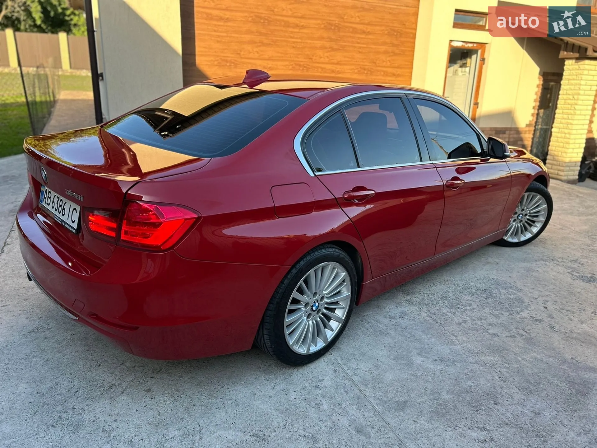 BMW 3 Series 2012 VIN WBA3A5G5XDNP19352 фото оголошення 5 з 22