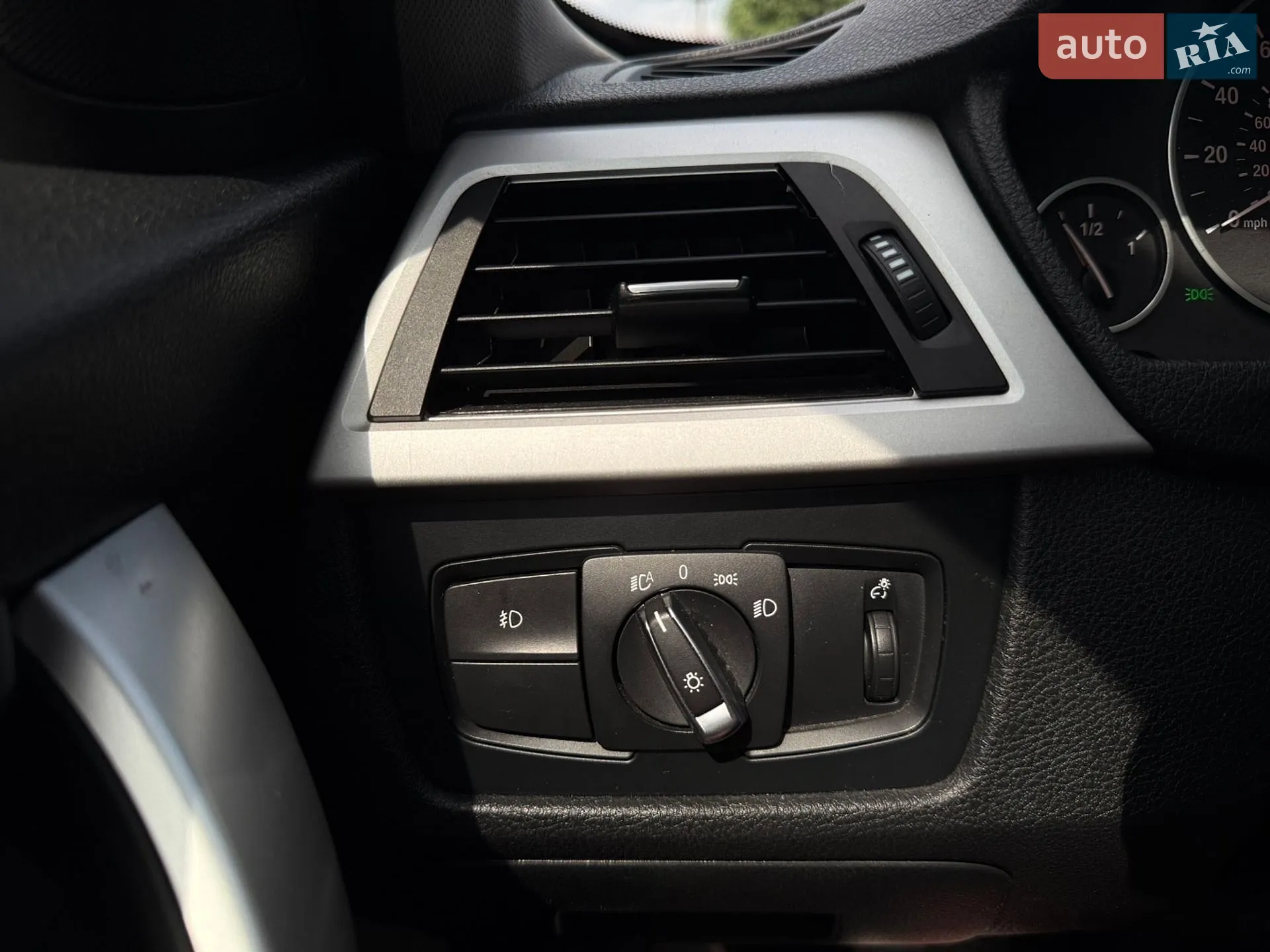 2012 BMW 3er - мініатюра 14