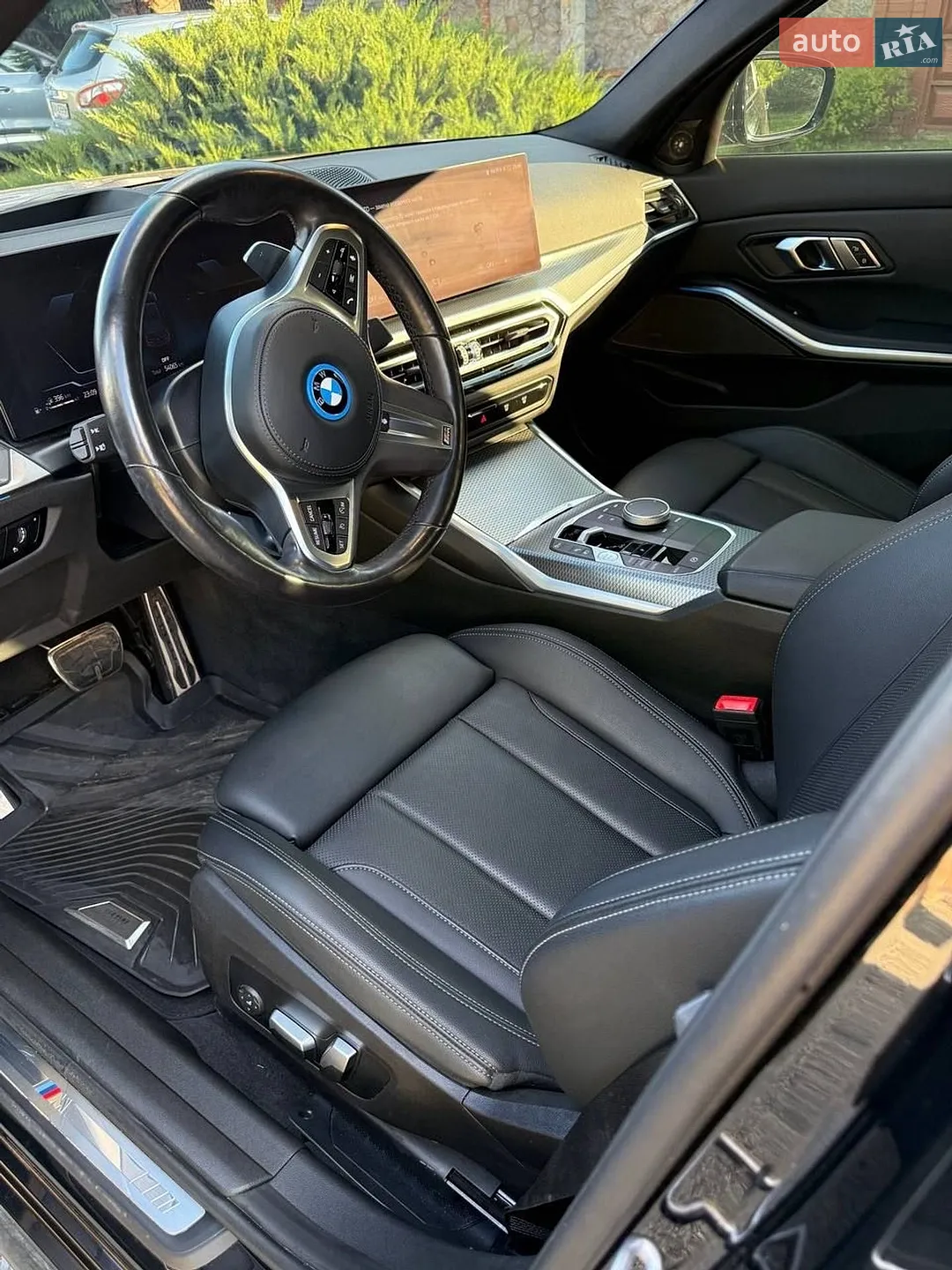 BMW 3 Series 2022 VIN 3MW39FS0XP8D08289 фото оголошення 17 з 18