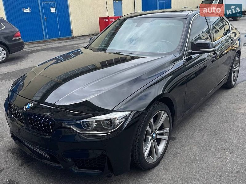 2017 BMW 3 Series, VIN WBA8D9C55JA013631:plate — фото 1 (autoria)