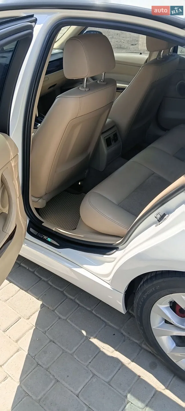 2010 BMW 3er - мініатюра 10