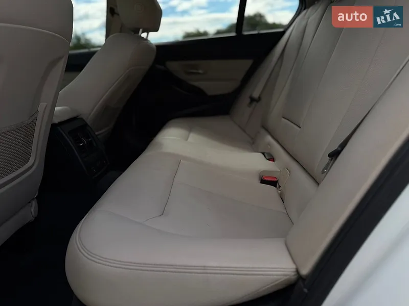 BMW 3 Series 2014 VIN WBA3B5C54FF961120 фото оголошення 32 з 64