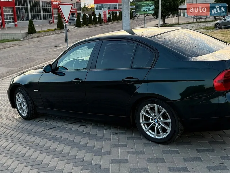 BMW 3 Series 2006 VIN WBAVA51010KR97638 фото оголошення 2 з 47