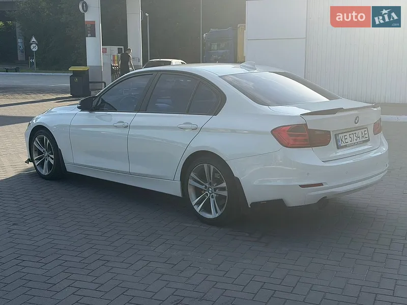 BMW 3 Series 2012 VIN WBA3B11040J403787 фото оголошення 4 з 46