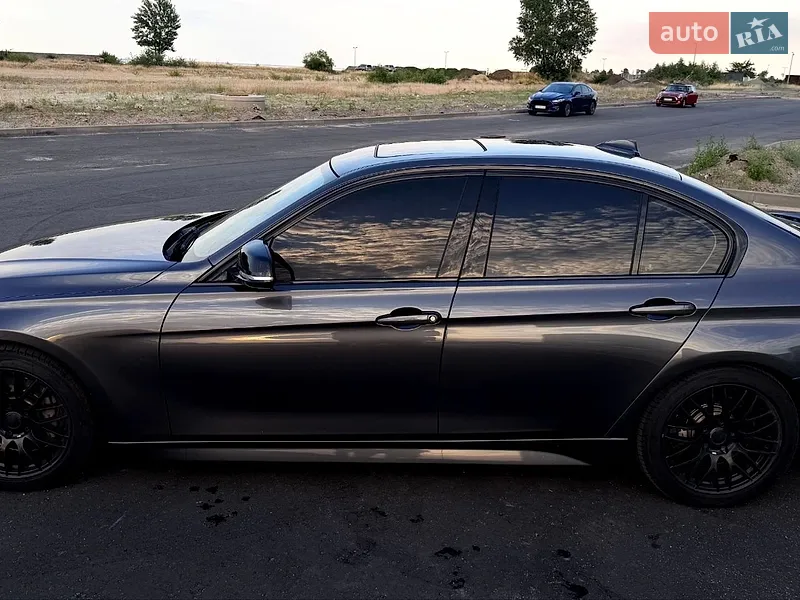BMW 3 Series 2016 VIN WBA8B3G55GNT92287 фото оголошення 2 з 43