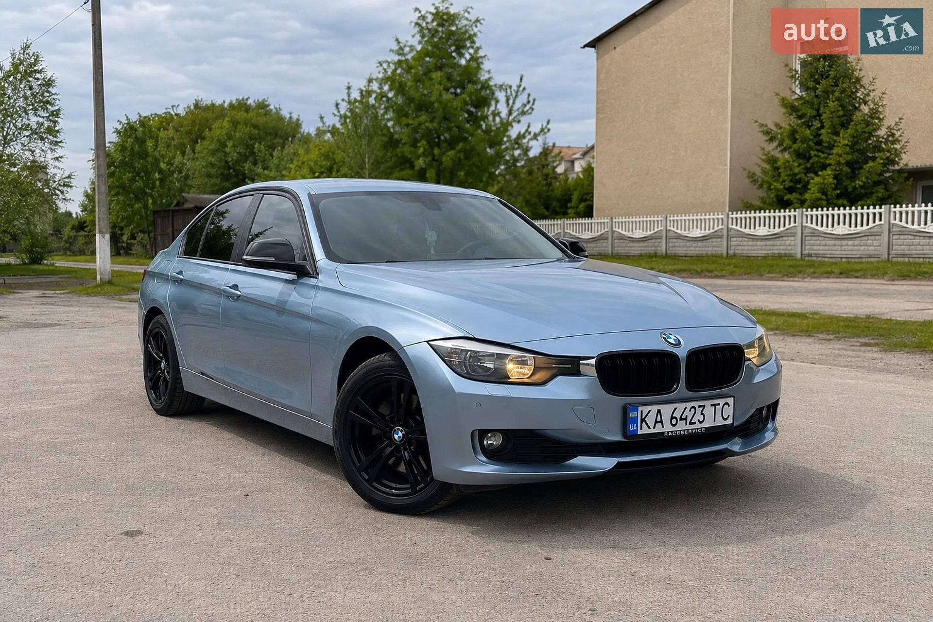 BMW 3 Series 2012 VIN WBA3D51020F700500 фото оголошення 2 з 5
