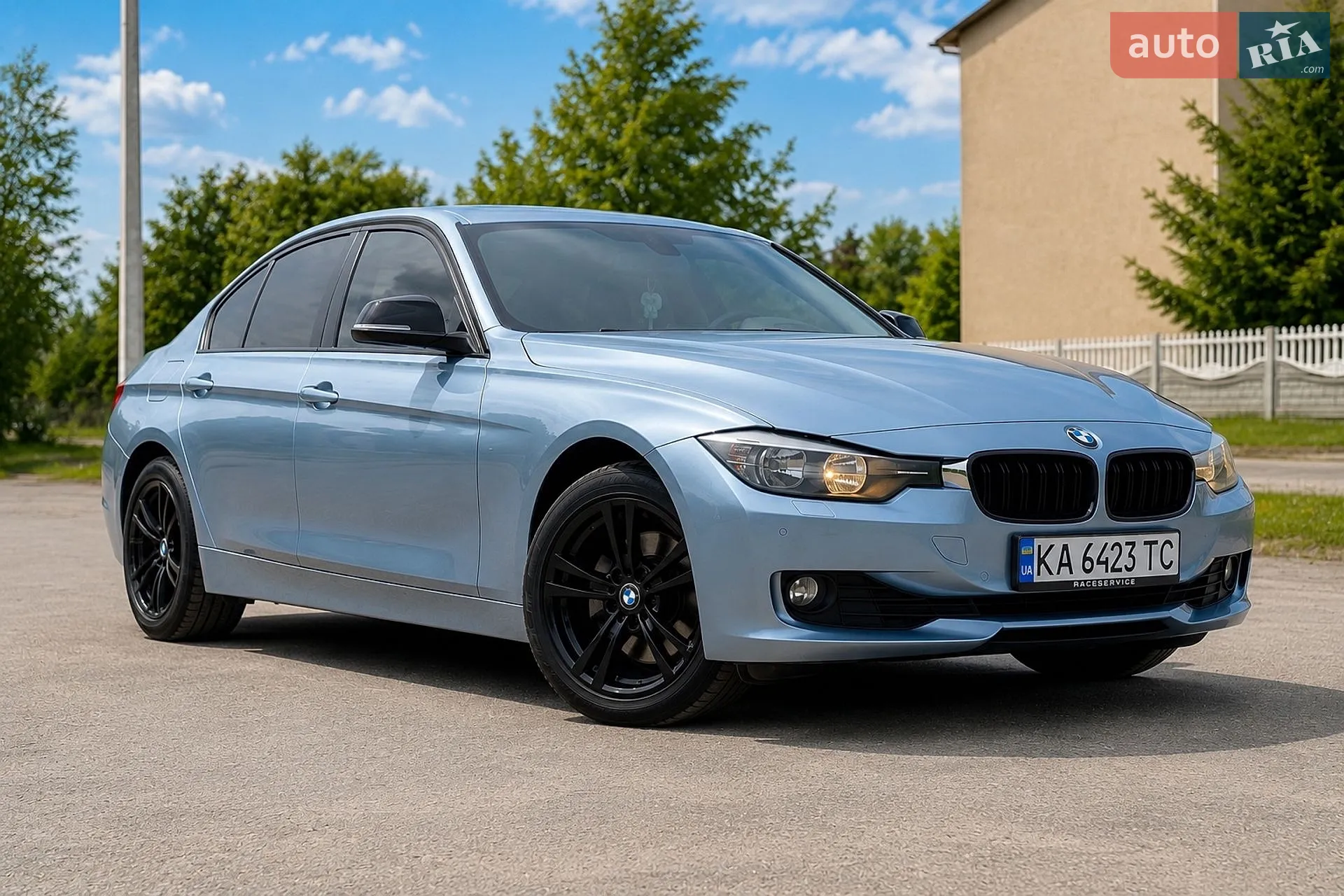 BMW 3 Series 2012 VIN WBA3D51020F700500 фото оголошення 3 з 5