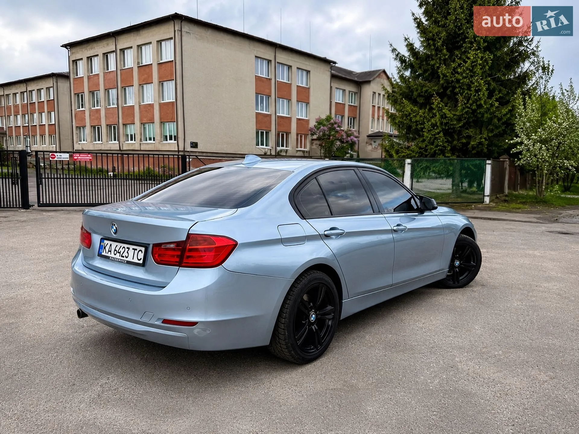 BMW 3 Series 2012 VIN WBA3D51020F700500 фото оголошення 4 з 5
