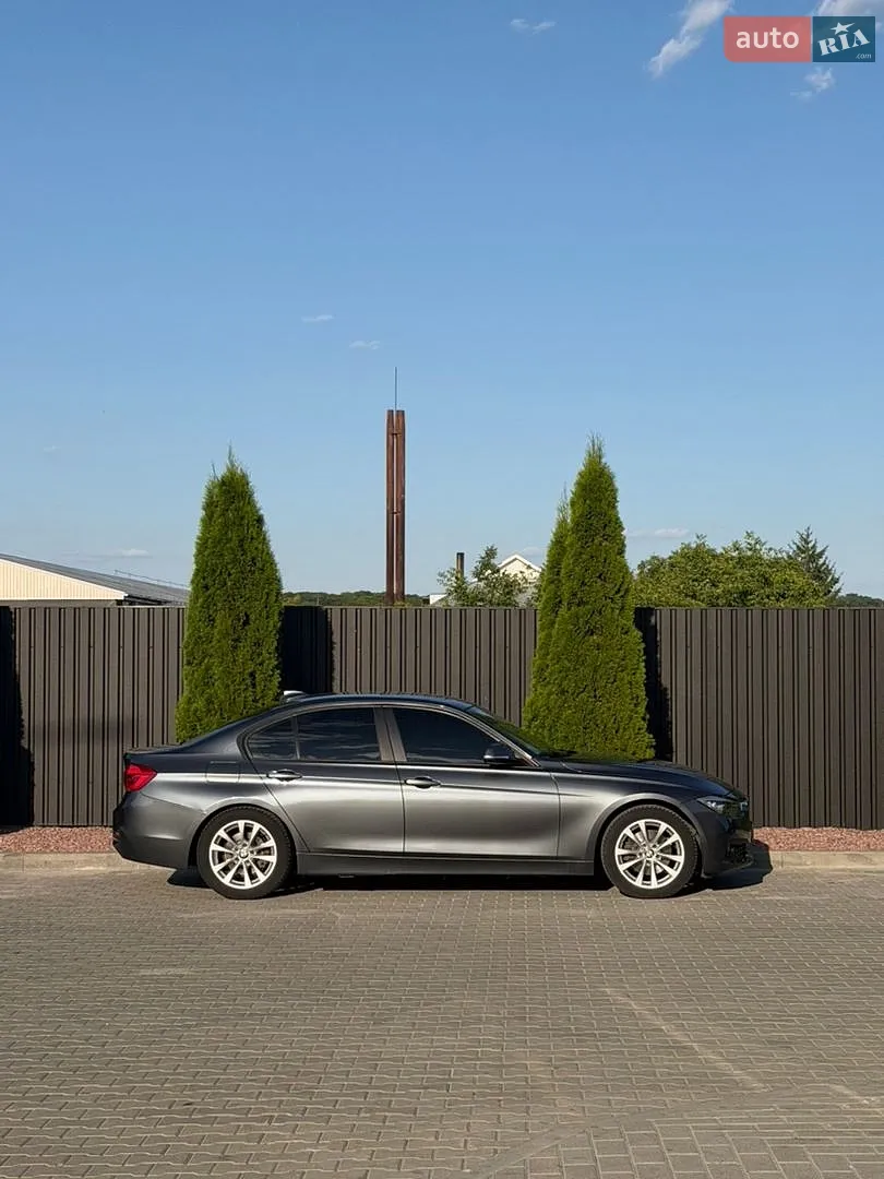 BMW 3 Series 2016 VIN WBA8E1G55HNU12616 фото оголошення 3 з 30