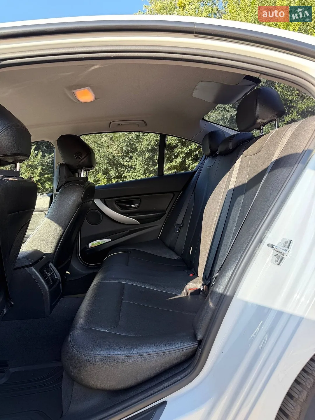 2012 BMW 3er - мініатюра 12