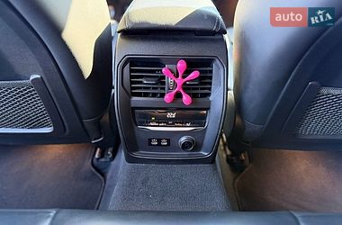 Седан BMW 3 Series 2020 в Львове
