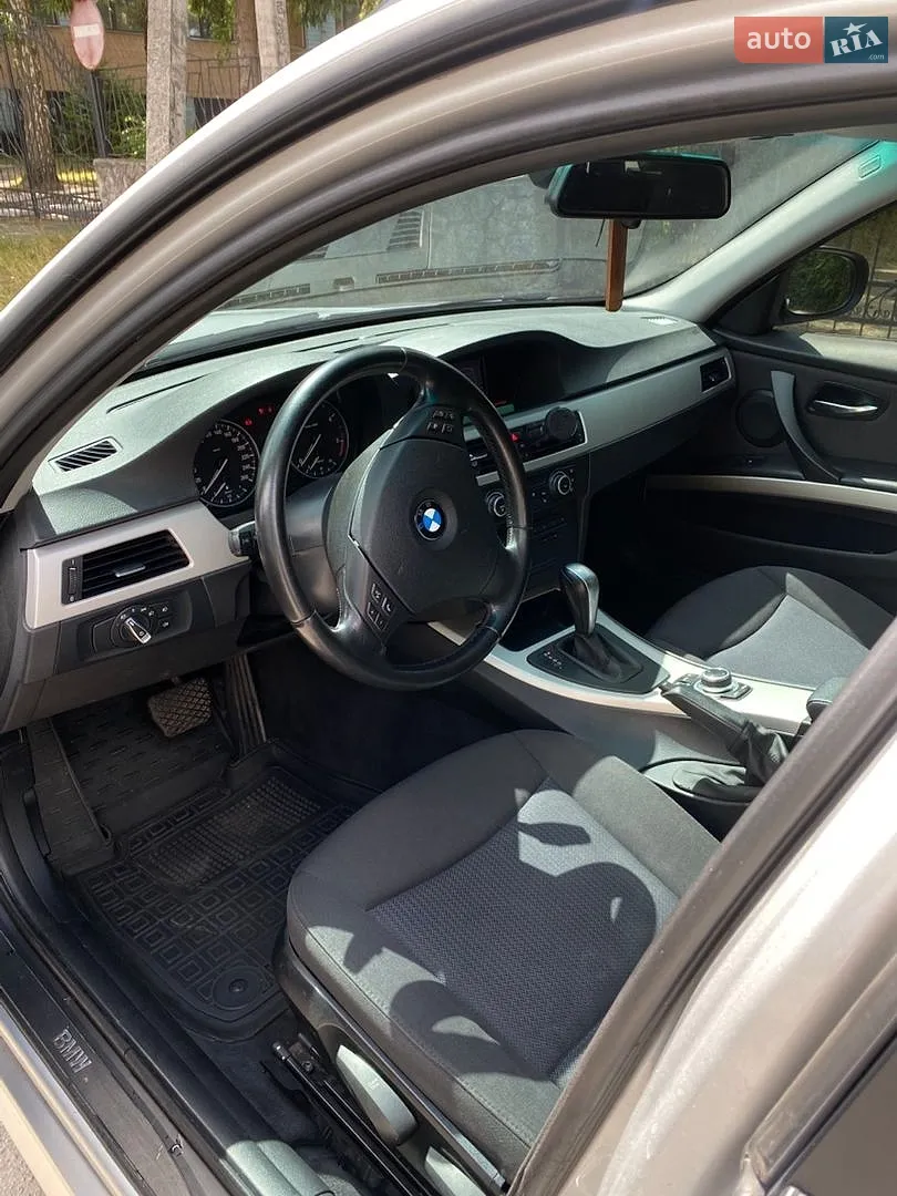 2010 BMW 3er - мініатюра 9