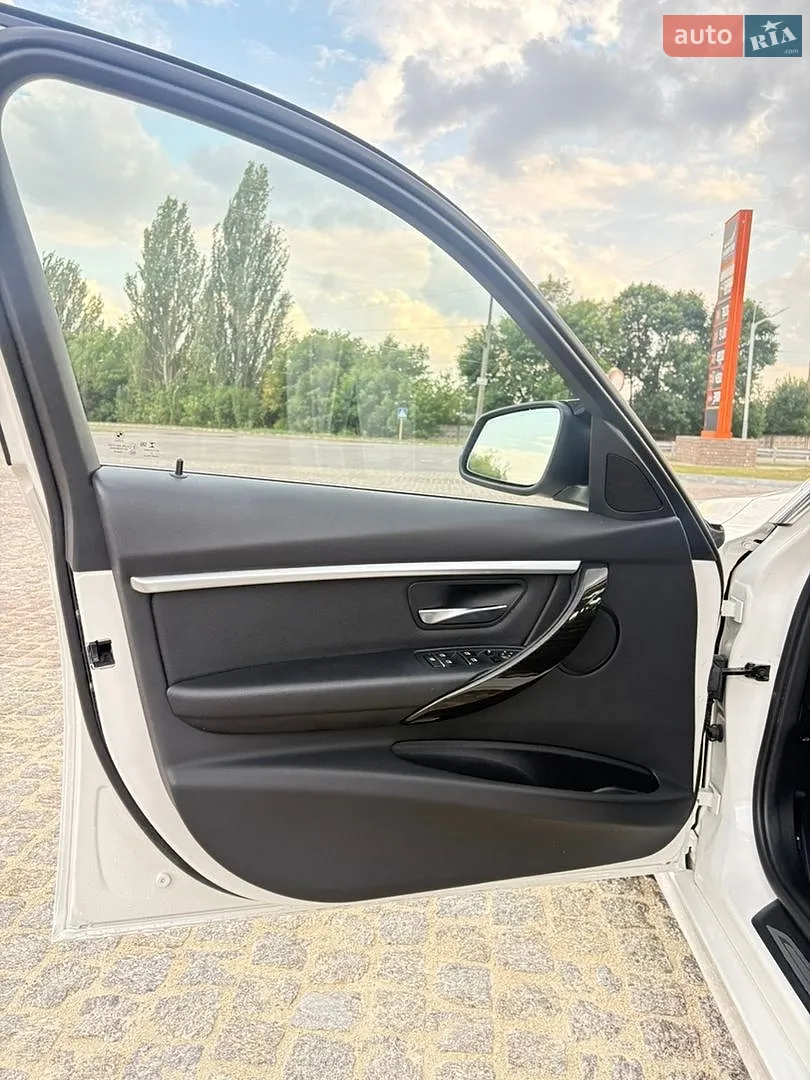 2017 BMW 3er - мініатюра 17