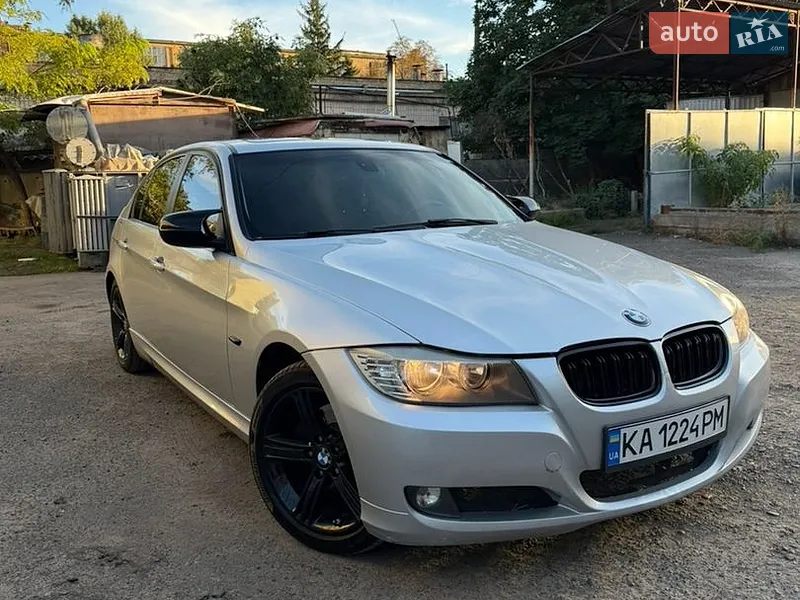 BMW 3 Series 2011