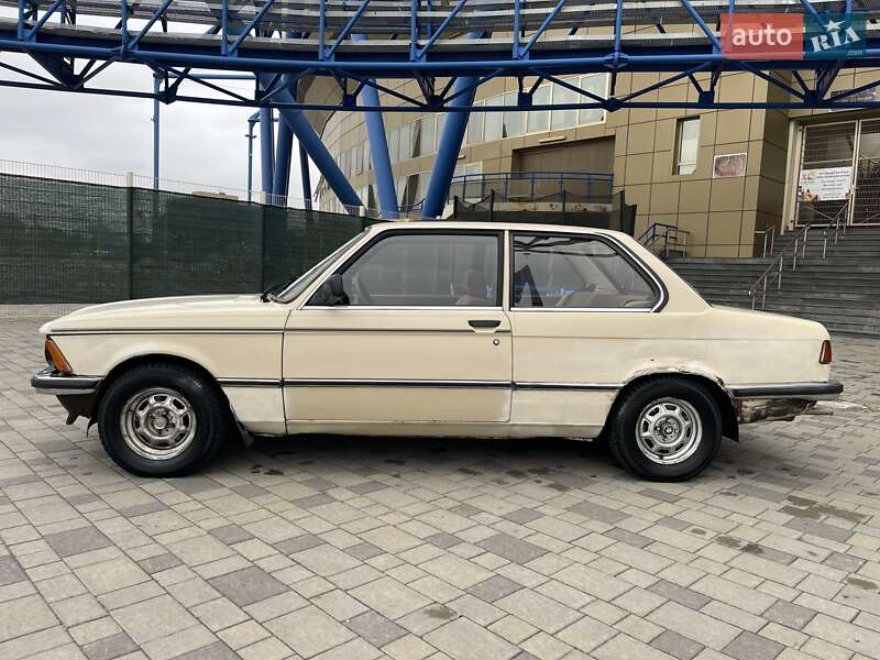 Седан BMW 315 1983 в Харькове