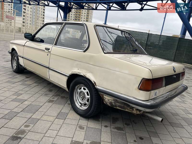 Седан BMW 315 1983 в Харькове