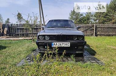 Седан BMW 318 1988 в Радомышле