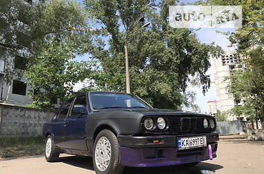Седан BMW 320 1984 в Киеве