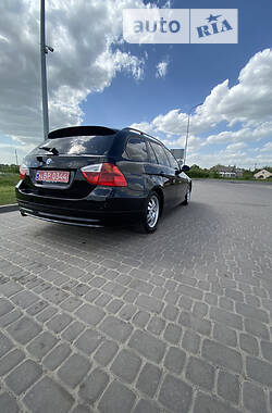 Унiверсал BMW 320 2006 в Львові