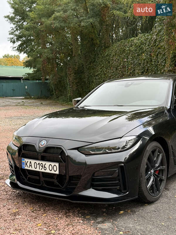 Купе BMW 4 Series 2022 в Вышгороде