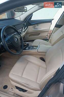 Лифтбек BMW 5 Series GT 2012 в 