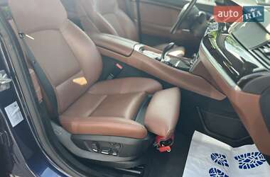 Лифтбек BMW 5 Series GT 2012 в 