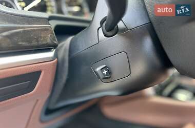 Лифтбек BMW 5 Series GT 2012 в 