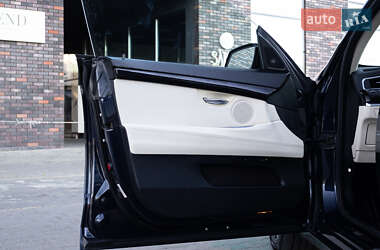 Лифтбек BMW 5 Series GT 2011 в 