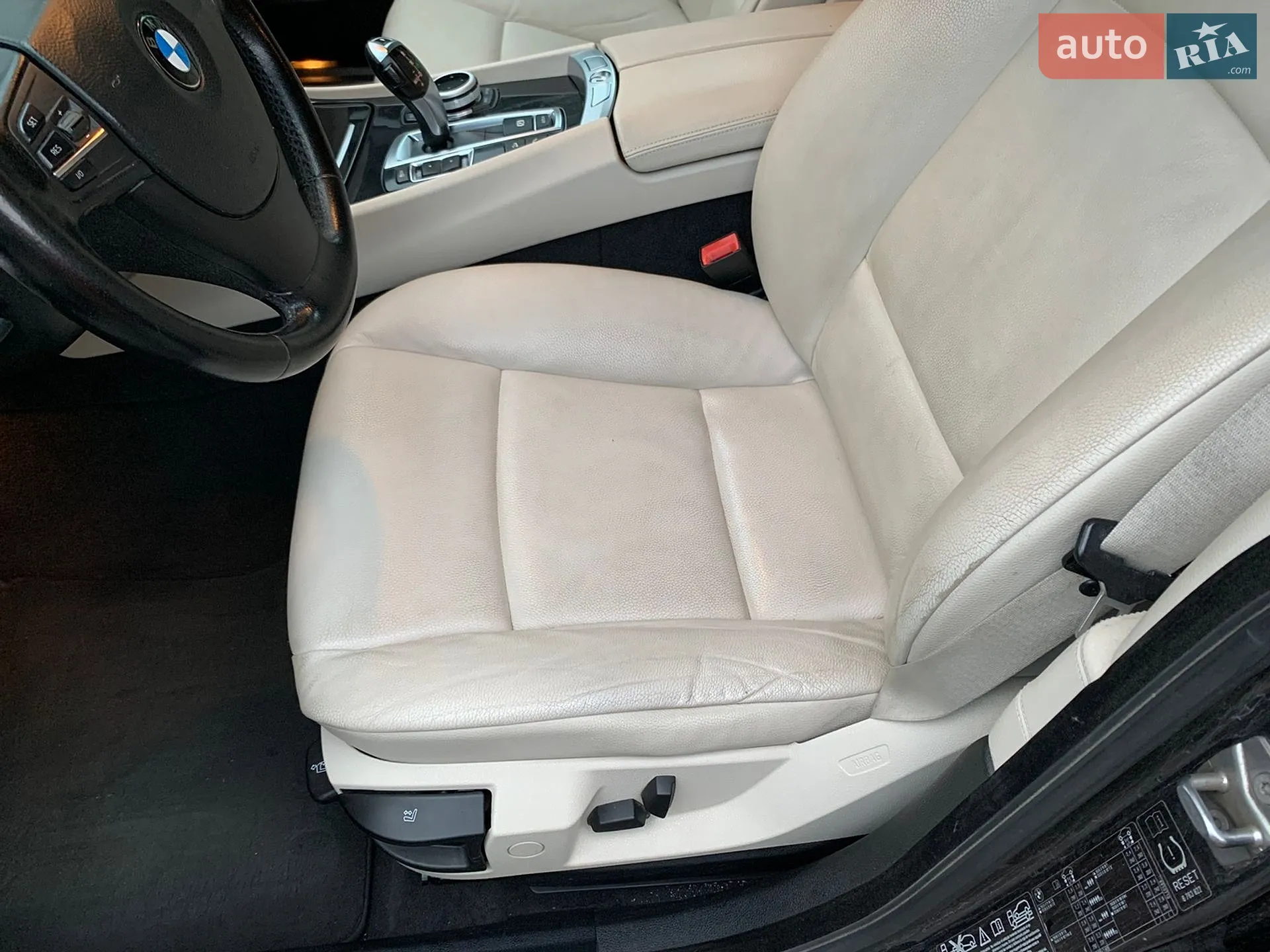 2011 BMW 5er - мініатюра 17