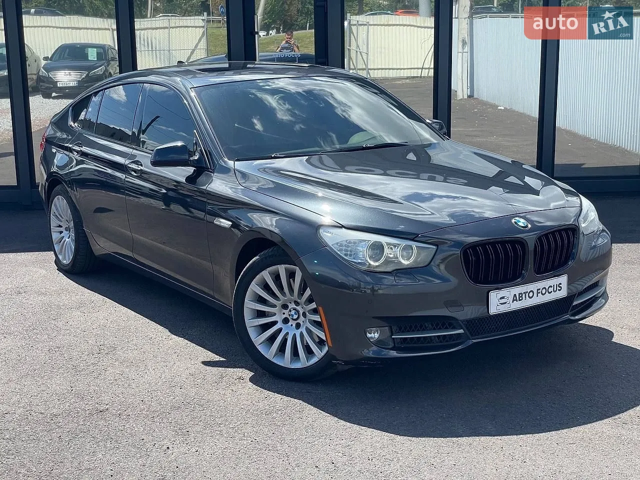 2010 BMW 5er - мініатюра 2